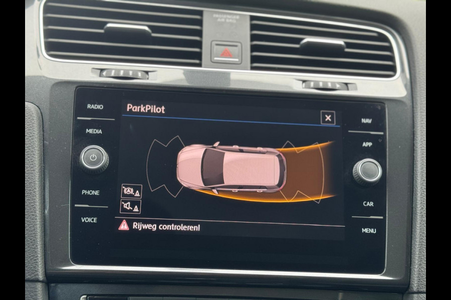 Volkswagen Golf 1.5 TSI 130 pk Comfortline, 5 deurs, navigatie, ecc, Nederlandse auto met nationale auto pas