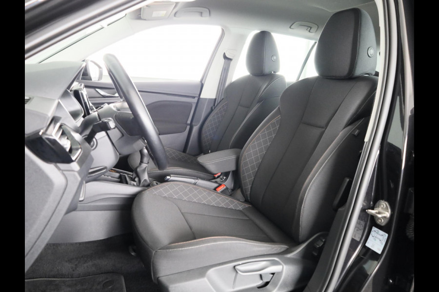 Škoda Kamiq 1.0 TSI Ambition 110 pk | Navigatie via App | Parkeersensoren achter | Apple Carplay/Android Auto | Cruise control | LED koplampen |