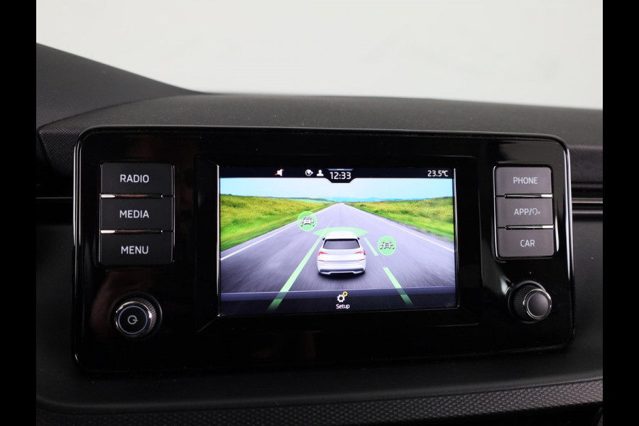 Škoda Kamiq 1.0 TSI Ambition 110 pk | Navigatie via App | Parkeersensoren achter | Apple Carplay/Android Auto | Cruise control | LED koplampen |