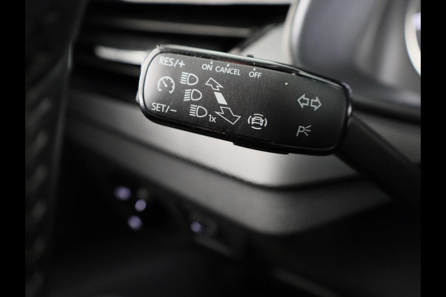 Škoda Kamiq 1.0 TSI Ambition 110 pk | Navigatie via App | Parkeersensoren achter | Apple Carplay/Android Auto | Cruise control | LED koplampen |