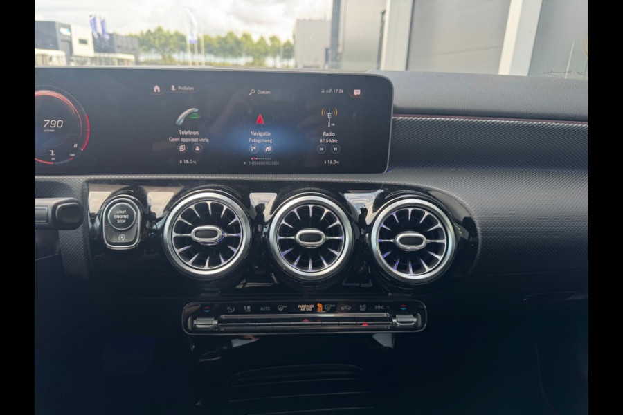 Mercedes-Benz A-Klasse 220 AMG M2020 PANO NAVI CAMERA PDC SPORTVELGEN