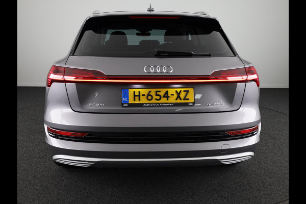 Audi e-tron e-tron 50 quattro Launch edition plus 71 kWh 313pk | Panoramadak | Lederen bekleding | Adaptieve cruise controle | Elektrisch verstelbare voorstoelen | Memory