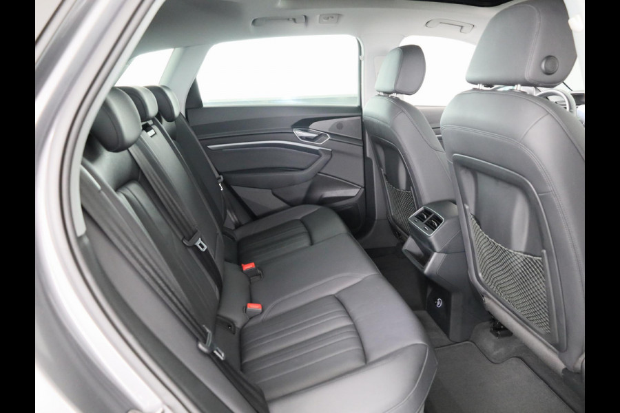 Audi e-tron e-tron 50 quattro Launch edition plus 71 kWh 313pk | Panoramadak | Lederen bekleding | Adaptieve cruise controle | Elektrisch verstelbare voorstoelen | Memory