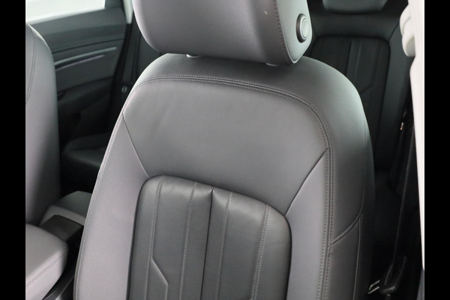 Audi e-tron e-tron 50 quattro Launch edition plus 71 kWh 313pk | Panoramadak | Lederen bekleding | Adaptieve cruise controle | Elektrisch verstelbare voorstoelen | Memory