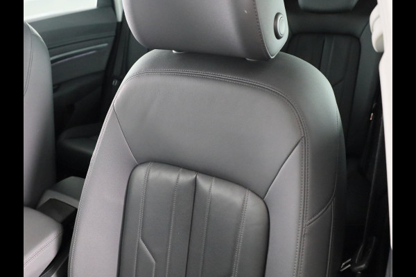 Audi e-tron e-tron 50 quattro Launch edition plus 71 kWh 313pk | Panoramadak | Lederen bekleding | Adaptieve cruise controle | Elektrisch verstelbare voorstoelen | Memory