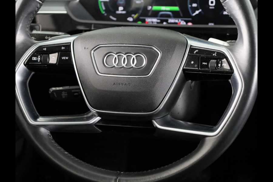 Audi e-tron e-tron 50 quattro Launch edition plus 71 kWh 313pk | Panoramadak | Lederen bekleding | Adaptieve cruise controle | Elektrisch verstelbare voorstoelen | Memory