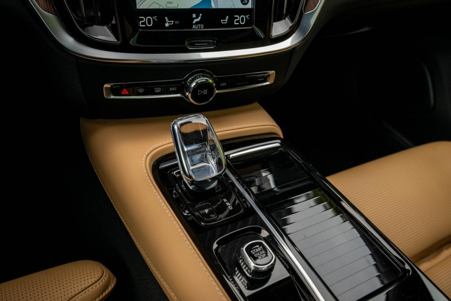 Volvo V60 2.0 T6 Recharge AWD Inscription LONG RANGE Massage