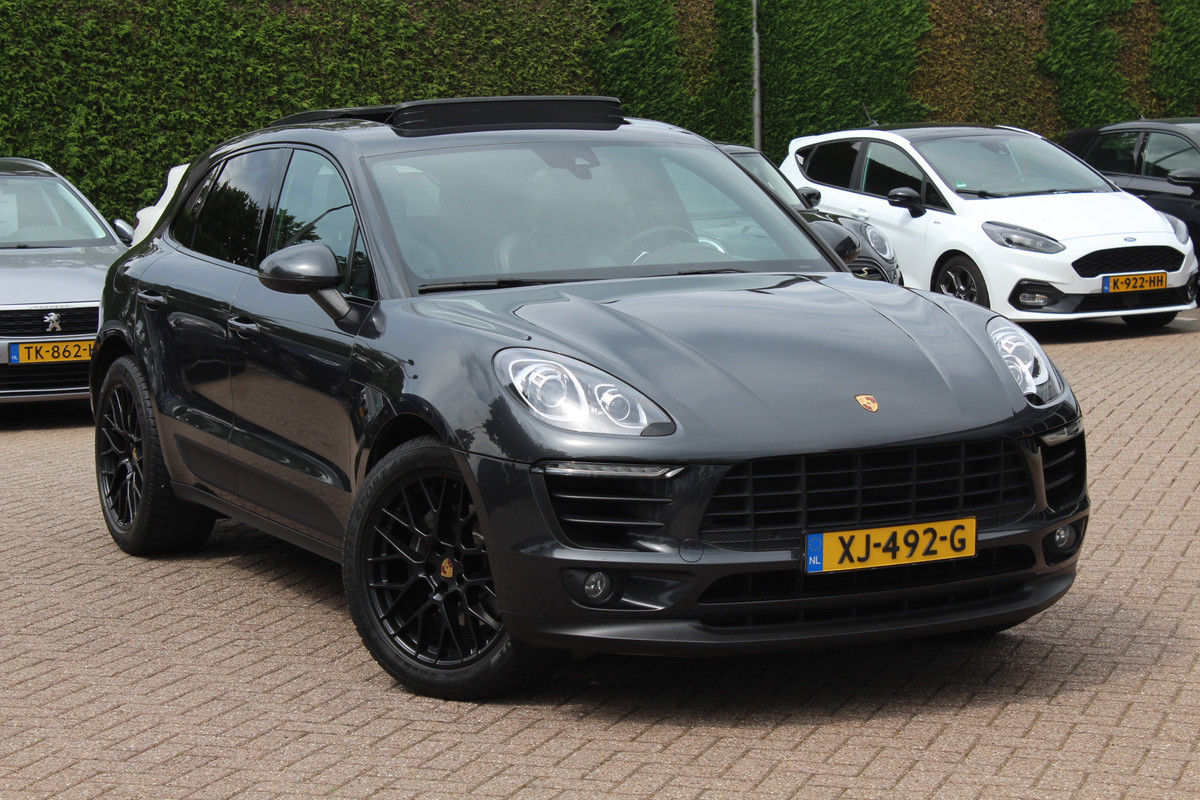 Porsche Macan 2.0 / Panoramadak / Camera / Luxe Leder / 21'' / Sportchrono / Bose / Apple CarPlay / Dodehoek / DAB / Stoelverwarming / Cruise Control Porsche Macan 2.0 / Panoramadak / Camera / Luxe Leder / 21'' / Sportchrono / Bose / Apple CarPlay / Dodehoek / DAB / Stoelverwarming / Cruise Control