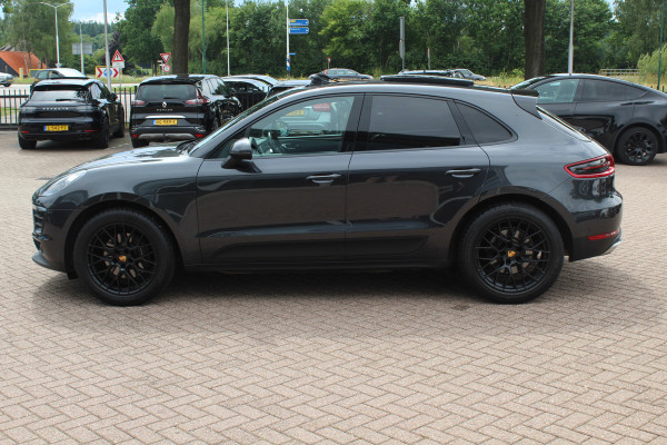 Porsche Macan 2.0 / Panoramadak / Camera / Luxe Leder / 21'' / Sportchrono / Bose / Apple CarPlay / Dodehoek / DAB / Stoelverwarming / Cruise Control