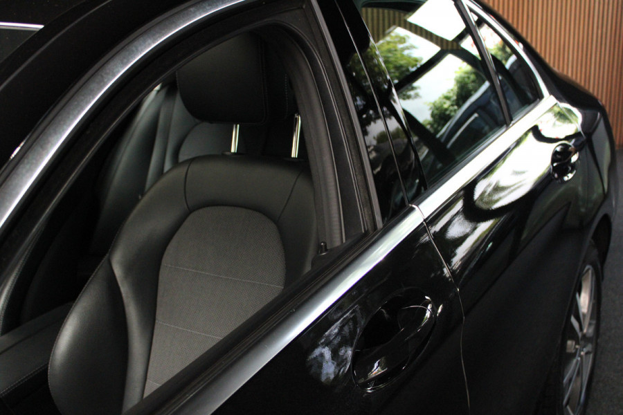 Mercedes-Benz C-Klasse 180 Navi Leer Camera Schuif-kanteldak PTS LM velgen Climate C. Cruise C.