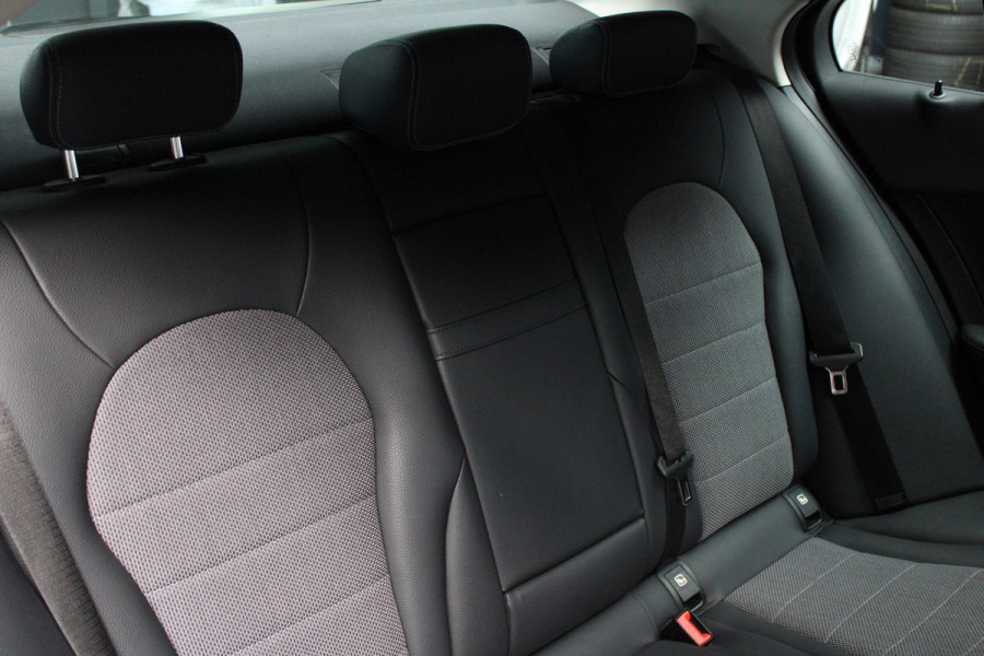 Mercedes-Benz C-Klasse 180 Navi Leer Camera Schuif-kanteldak PTS LM velgen Climate C. Cruise C.