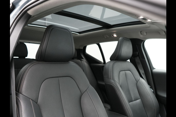 Volvo XC40 T5 Twin Engine Inscription Plug In Hybrid 261pk Thunder Grey Dealer O.H. PHEV | Panodak | Lederen Bekleding | Harman Kardon | Pilot Assist | Apple Carplay | Adaptive Cruise | Navigatie | Camera | DAB | Virtual |
