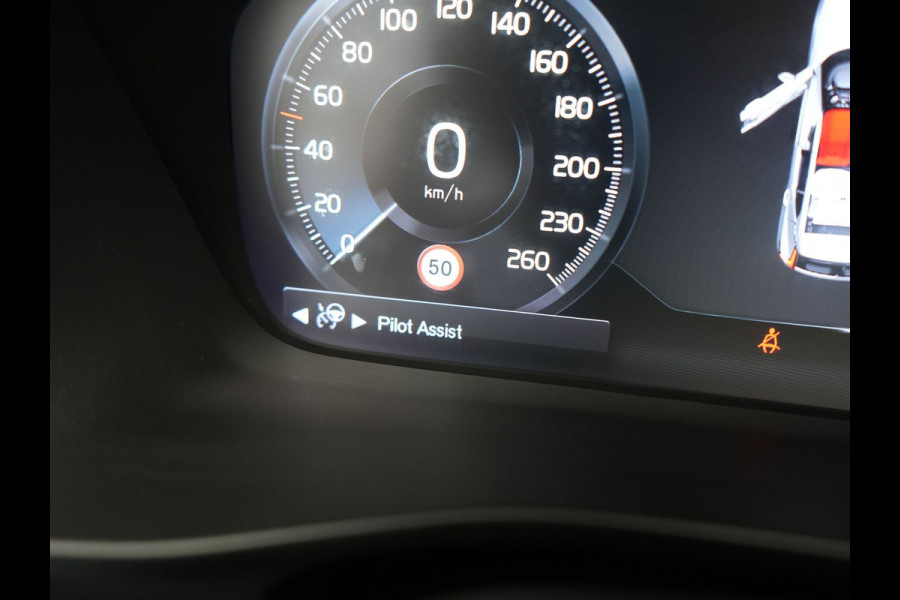 Volvo XC40 T5 Twin Engine Inscription Plug In Hybrid 261pk Thunder Grey Dealer O.H. PHEV | Panodak | Lederen Bekleding | Harman Kardon | Pilot Assist | Apple Carplay | Adaptive Cruise | Navigatie | Camera | DAB | Virtual |