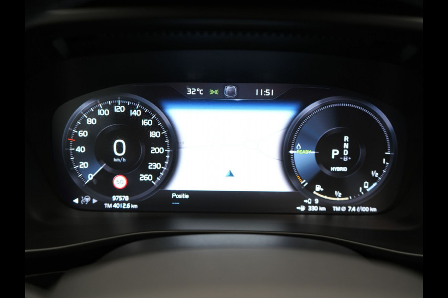 Volvo XC40 T5 Twin Engine Inscription Plug In Hybrid 261pk Thunder Grey Dealer O.H. PHEV | Panodak | Lederen Bekleding | Harman Kardon | Pilot Assist | Apple Carplay | Adaptive Cruise | Navigatie | Camera | DAB | Virtual |