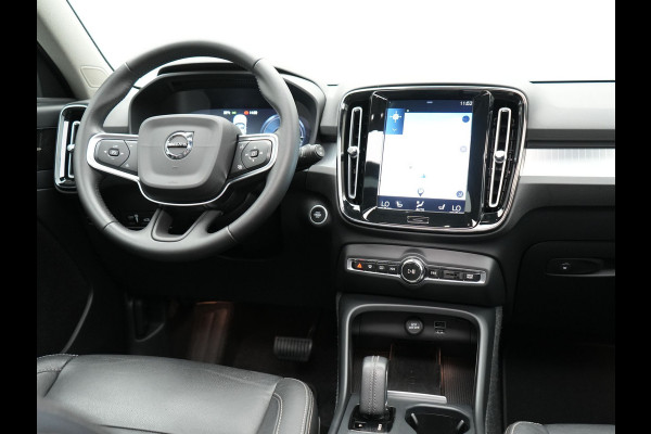 Volvo XC40 T5 Twin Engine Inscription Plug In Hybrid 261pk Thunder Grey Dealer O.H. PHEV | Panodak | Lederen Bekleding | Harman Kardon | Pilot Assist | Apple Carplay | Adaptive Cruise | Navigatie | Camera | DAB | Virtual |