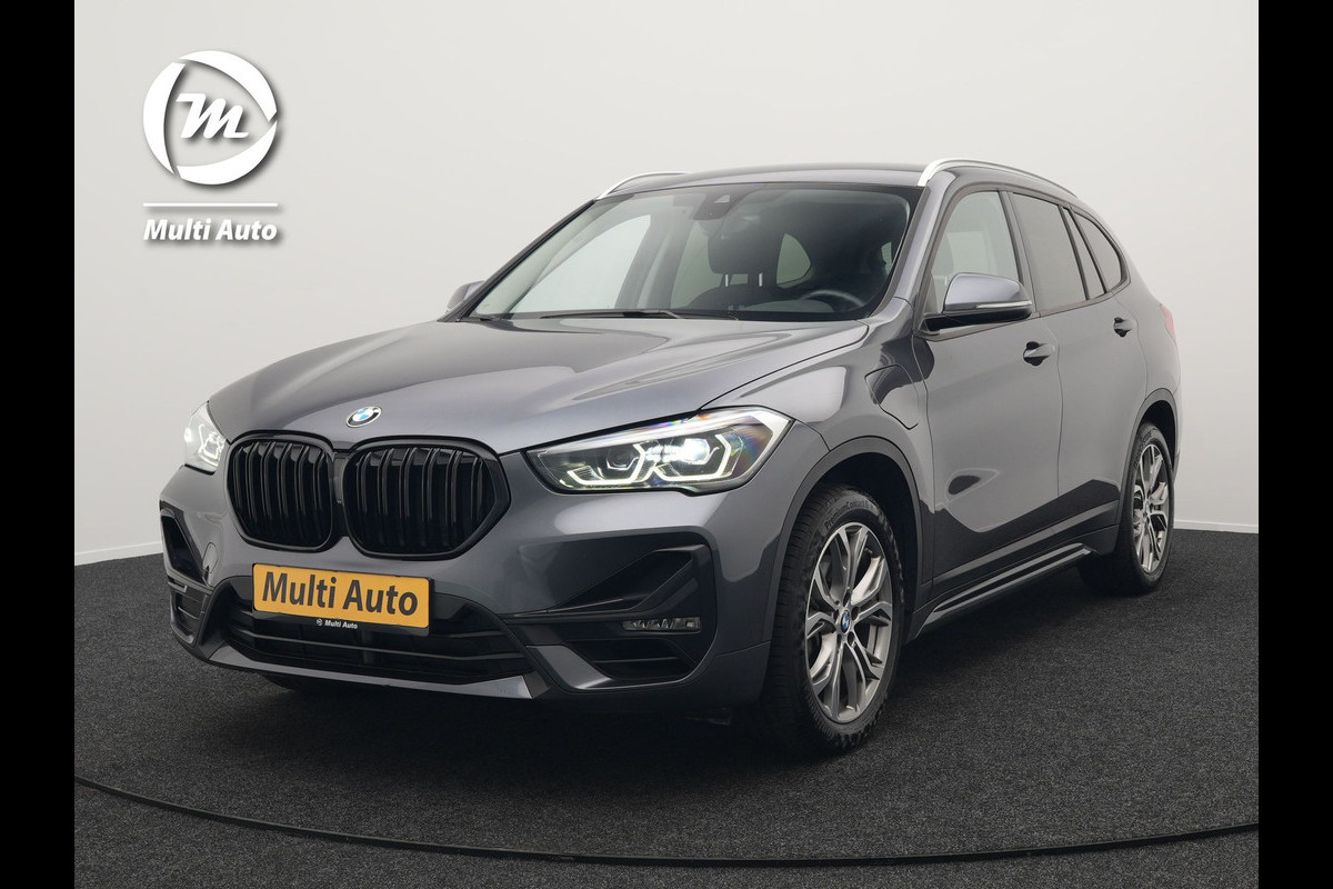 BMW X1 xDrive25e Sportline Plug In Hybrid 221pk Dealer O.H. PHEV | Sportstoelen Verwarmd | Trekhaak Afneembaar | Harman Kardon | Apple Carplay | Navigatie | LED Koplampen | Camera | Sfeerverlichting | DAB |