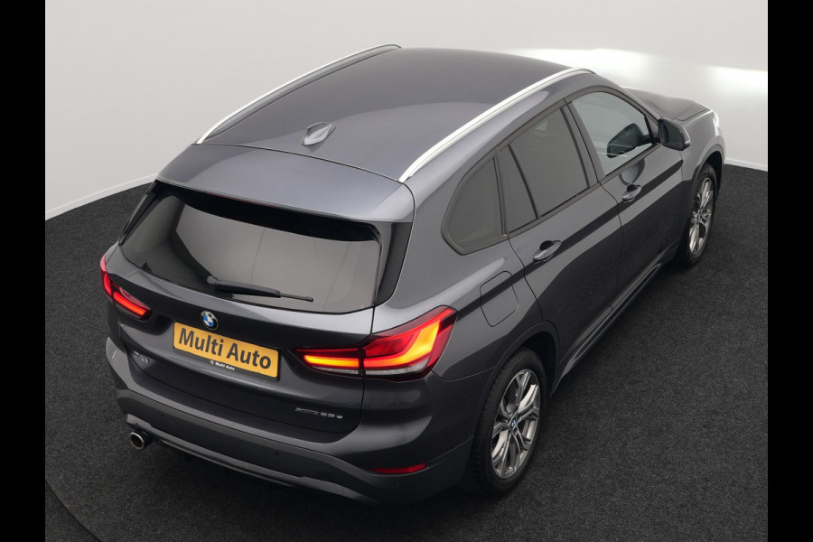 BMW X1 xDrive25e Sportline Plug In Hybrid 221pk Dealer O.H. PHEV | Sportstoelen Verwarmd | Trekhaak Afneembaar | Harman Kardon | Apple Carplay | Navigatie | LED Koplampen | Camera | Sfeerverlichting | DAB |