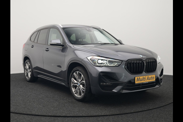 BMW X1 xDrive25e Sportline Plug In Hybrid 221pk Dealer O.H. PHEV | Sportstoelen Verwarmd | Trekhaak Afneembaar | Harman Kardon | Apple Carplay | Navigatie | LED Koplampen | Camera | Sfeerverlichting | DAB |