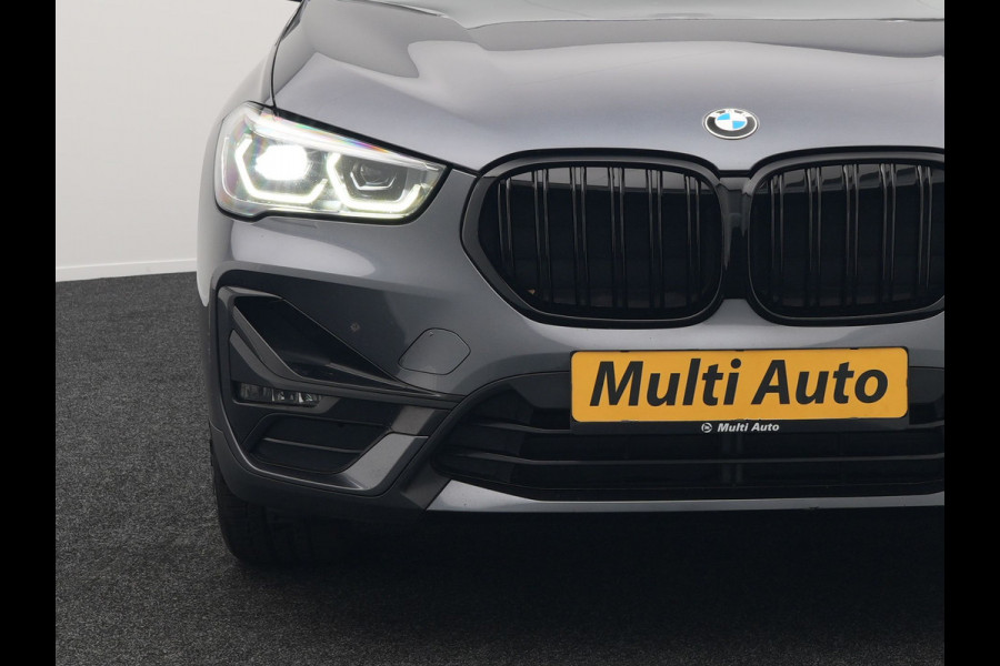 BMW X1 xDrive25e Sportline Plug In Hybrid 221pk Dealer O.H. PHEV | Sportstoelen Verwarmd | Trekhaak Afneembaar | Harman Kardon | Apple Carplay | Navigatie | LED Koplampen | Camera | Sfeerverlichting | DAB |