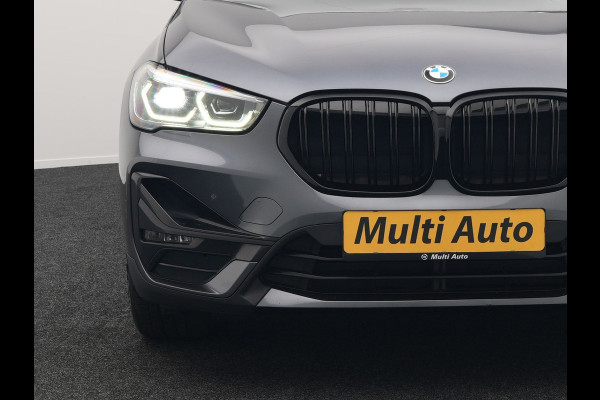 BMW X1 xDrive25e Sportline Plug In Hybrid 221pk Dealer O.H. PHEV | Sportstoelen Verwarmd | Trekhaak Afneembaar | Harman Kardon | Apple Carplay | Navigatie | LED Koplampen | Camera | Sfeerverlichting | DAB |