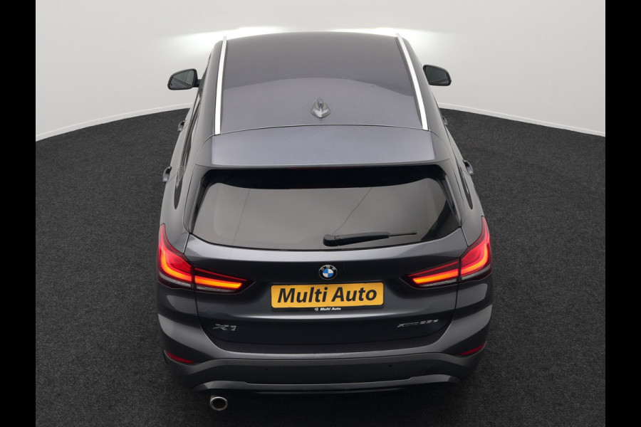 BMW X1 xDrive25e Sportline Plug In Hybrid 221pk Dealer O.H. PHEV | Sportstoelen Verwarmd | Trekhaak Afneembaar | Harman Kardon | Apple Carplay | Navigatie | LED Koplampen | Camera | Sfeerverlichting | DAB |