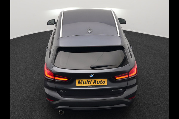 BMW X1 xDrive25e Sportline Plug In Hybrid 221pk Dealer O.H. PHEV | Sportstoelen Verwarmd | Trekhaak Afneembaar | Harman Kardon | Apple Carplay | Navigatie | LED Koplampen | Camera | Sfeerverlichting | DAB |