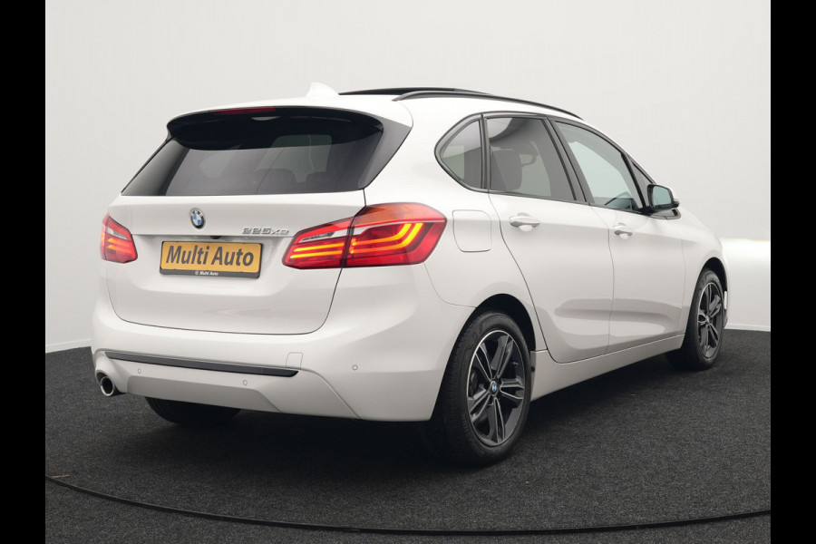 BMW 2 Serie Active Tourer 225xe iPerformance Sportline Plug In Hybrid 225pk Dealer O.H. PHEV | Panodak | Sportstoelen Memory | Adaptive Cruise | Harman Kardon | Sfeerverlichting Head Up | Navigatie | Apple Carplay | Camera | DAB |