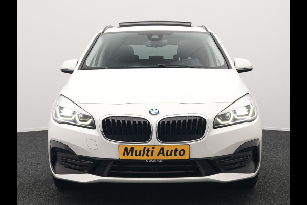 BMW 2 Serie Active Tourer 225xe iPerformance Sportline Plug In Hybrid 225pk Dealer O.H. PHEV | Panodak | Sportstoelen Memory | Adaptive Cruise | Harman Kardon | Sfeerverlichting Head Up | Navigatie | Apple Carplay | Camera | DAB |