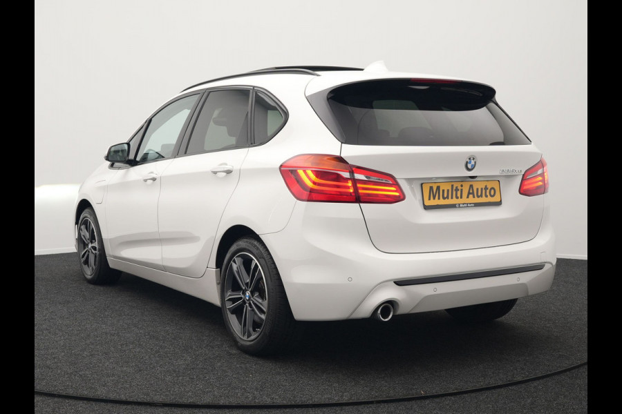 BMW 2 Serie Active Tourer 225xe iPerformance Sportline Plug In Hybrid 225pk Dealer O.H. PHEV | Panodak | Sportstoelen Memory | Adaptive Cruise | Harman Kardon | Sfeerverlichting Head Up | Navigatie | Apple Carplay | Camera | DAB |