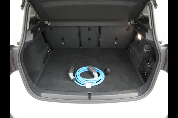 BMW 2 Serie Active Tourer 225xe iPerformance Sportline Plug In Hybrid 225pk Dealer O.H. PHEV | Panodak | Sportstoelen Memory | Adaptive Cruise | Harman Kardon | Sfeerverlichting Head Up | Navigatie | Apple Carplay | Camera | DAB |