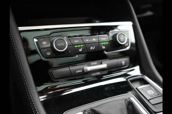 BMW 2 Serie Active Tourer 225xe iPerformance Sportline Plug In Hybrid 225pk Dealer O.H. PHEV | Panodak | Sportstoelen Memory | Adaptive Cruise | Harman Kardon | Sfeerverlichting Head Up | Navigatie | Apple Carplay | Camera | DAB |