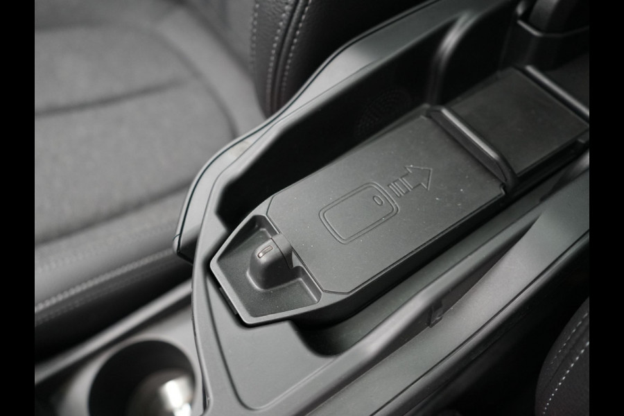 BMW 2 Serie Active Tourer 225xe iPerformance Sportline Plug In Hybrid 225pk Dealer O.H. PHEV | Panodak | Sportstoelen Memory | Adaptive Cruise | Harman Kardon | Sfeerverlichting Head Up | Navigatie | Apple Carplay | Camera | DAB |