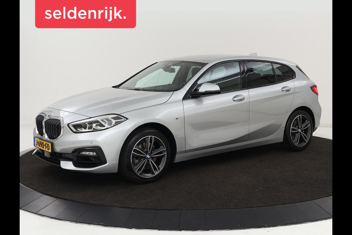 BMW 1-serie 118i M Sport | Trekhaak | Carplay | Navigatie | Sportstoelen | Half leder | Full LED | Climate control | Parkeerhulp