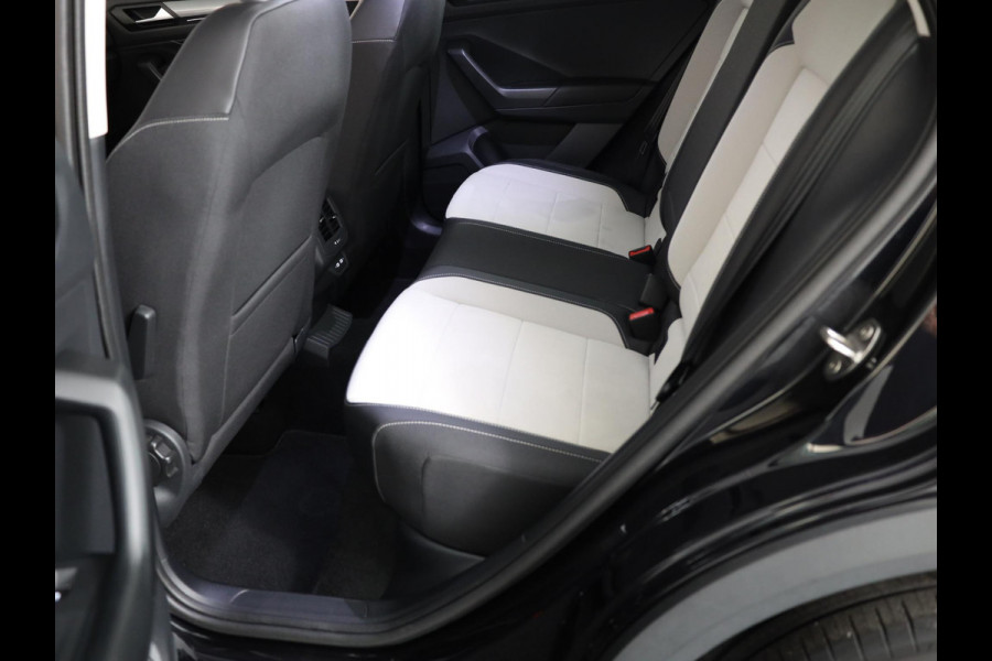 Volkswagen T-Roc 1.5 TSI Style 150 pk Automaat (DSG) | Navigatie via App | Parkeersensoren (Park assist) | Adaptieve cruise control | LED koplampen | Autom. airco | Apple Carplay/Android Auto |