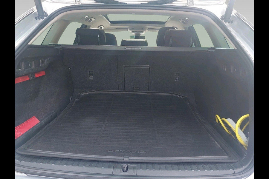 Škoda Octavia Combi 1.4 TSI iV PHEV Business Edition Plus | Panoramadak | Canton Audio | stoelverwarming | adaptive cruise control |