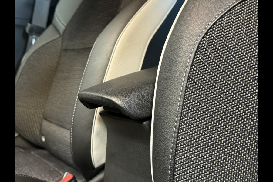Renault Captur 1.6 E-Tech Plug-in Hybrid 160 Edition One VERKOCHT! 9,3" navi | Bose | 17" | Camera | Stoelverwarming | 100% Dealer onderhouden!