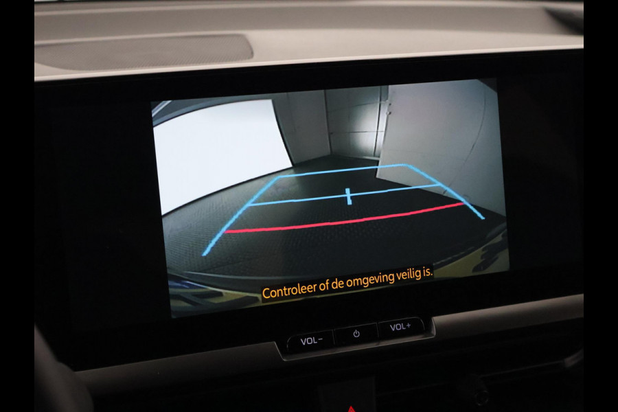 Toyota C-HR 2.0 Plug-in Hybrid 220 Dynamic | Stuur- & Stoelverwarming | Parkeersensoren | Apple Carplay & AndroidAUTO | Navigatie
