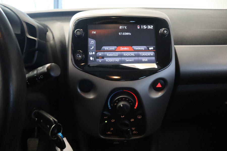 Toyota Aygo 1.0 VVT-i x-play limited Cabrio Carplay