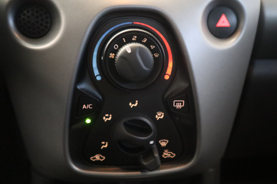 Toyota Aygo 1.0 VVT-i x-play limited Cabrio Carplay