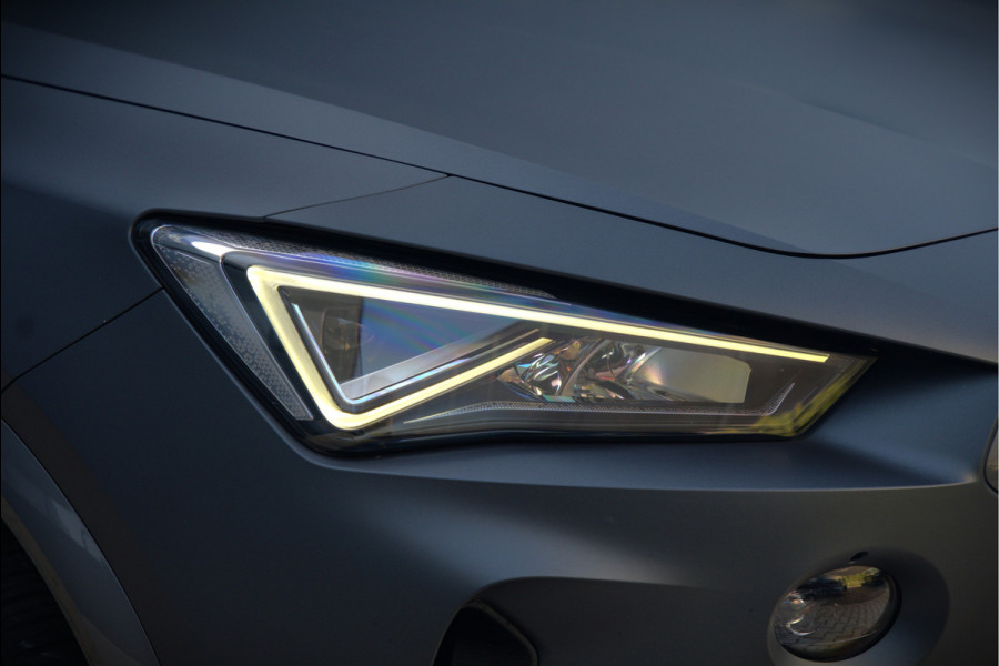 CUPRA Formentor 1.4 e-Hybrid VZ Copper Edition | Mat Grijs | Panoramadak | Memory Seat | Kuipstoelen | 360 Camera | Keyless | Stoelverwarming | Stuurverwarming | Sportstuur | Adaptive Cruise Control | Ambiance Verlichting | Dodehoekdetect