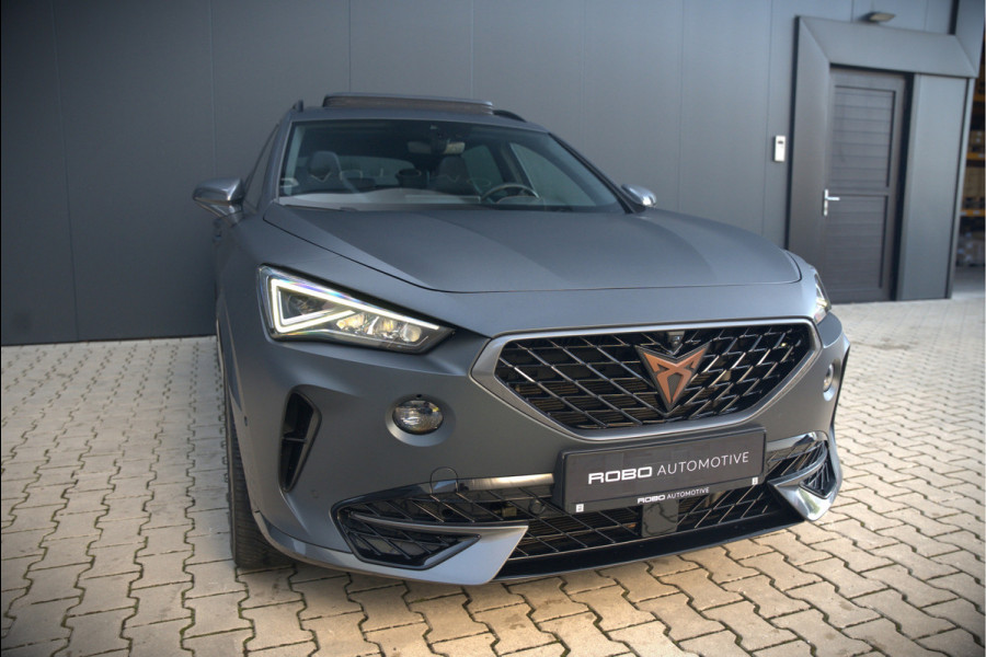 CUPRA Formentor 1.4 e-Hybrid VZ Copper Edition | Mat Grijs | Panoramadak | Memory Seat | Kuipstoelen | 360 Camera | Keyless | Stoelverwarming | Stuurverwarming | Sportstuur | Adaptive Cruise Control | Ambiance Verlichting | Dodehoekdetect