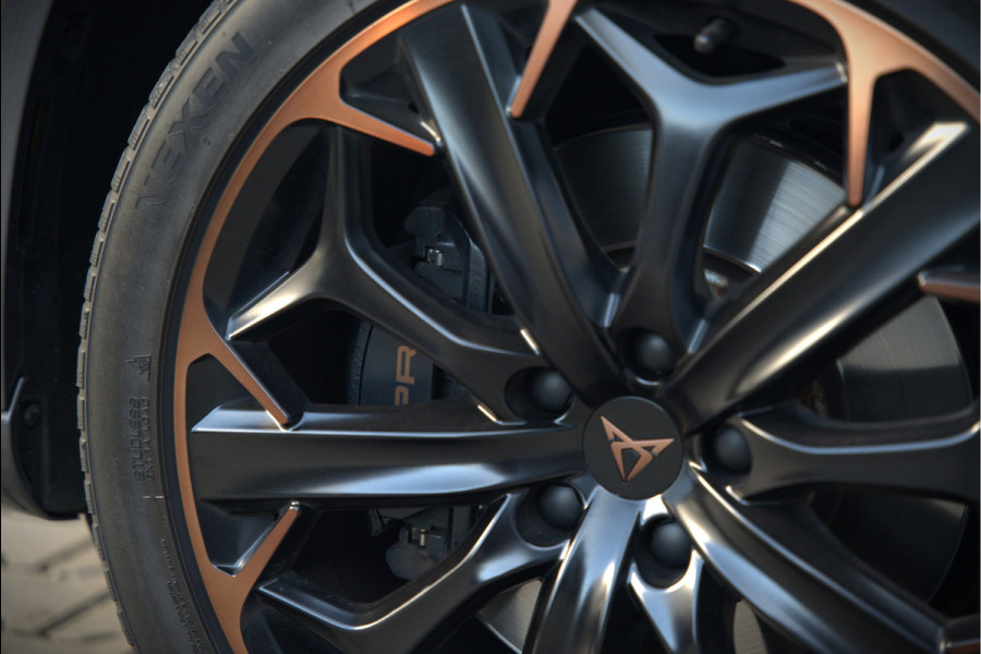 CUPRA Formentor 1.4 e-Hybrid VZ Copper Edition | Mat Grijs | Panoramadak | Memory Seat | Kuipstoelen | 360 Camera | Keyless | Stoelverwarming | Stuurverwarming | Sportstuur | Adaptive Cruise Control | Ambiance Verlichting | Dodehoekdetect