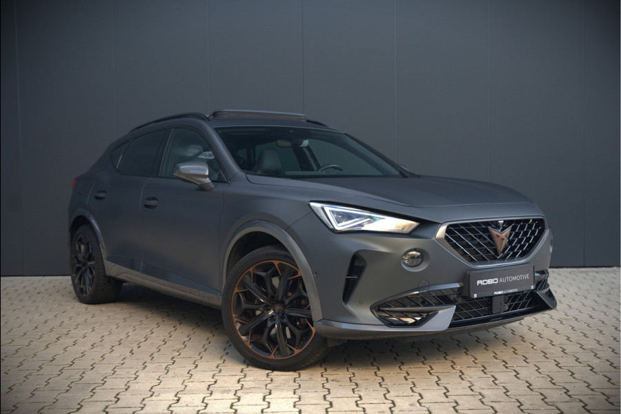 CUPRA Formentor 1.4 e-Hybrid VZ Copper Edition | Mat Grijs | Panoramadak | Memory Seat | Kuipstoelen | 360 Camera | Keyless | Stoelverwarming | Stuurverwarming | Sportstuur | Adaptive Cruise Control | Ambiance Verlichting | Dodehoekdetect