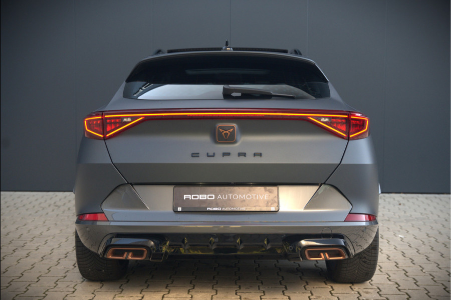 CUPRA Formentor 1.4 e-Hybrid VZ Copper Edition | Mat Grijs | Panoramadak | Memory Seat | Kuipstoelen | 360 Camera | Keyless | Stoelverwarming | Stuurverwarming | Sportstuur | Adaptive Cruise Control | Ambiance Verlichting | Dodehoekdetect