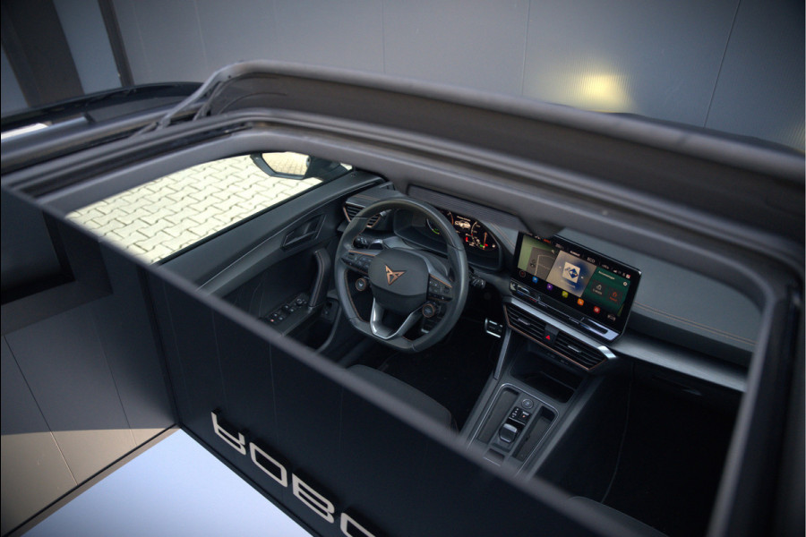 CUPRA Formentor 1.4 e-Hybrid VZ Copper Edition | Mat Grijs | Panoramadak | Memory Seat | Kuipstoelen | 360 Camera | Keyless | Stoelverwarming | Stuurverwarming | Sportstuur | Adaptive Cruise Control | Ambiance Verlichting | Dodehoekdetect