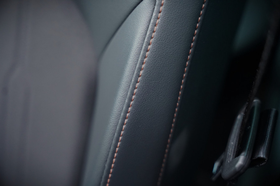 CUPRA Formentor 1.4 e-Hybrid VZ Copper Edition | Mat Grijs | Panoramadak | Memory Seat | Kuipstoelen | 360 Camera | Keyless | Stoelverwarming | Stuurverwarming | Sportstuur | Adaptive Cruise Control | Ambiance Verlichting | Dodehoekdetect