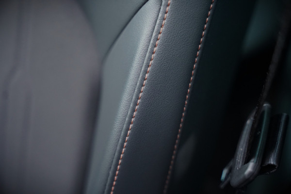 CUPRA Formentor 1.4 e-Hybrid VZ Copper Edition | Mat Grijs | Panoramadak | Memory Seat | Kuipstoelen | 360 Camera | Keyless | Stoelverwarming | Stuurverwarming | Sportstuur | Adaptive Cruise Control | Ambiance Verlichting | Dodehoekdetect