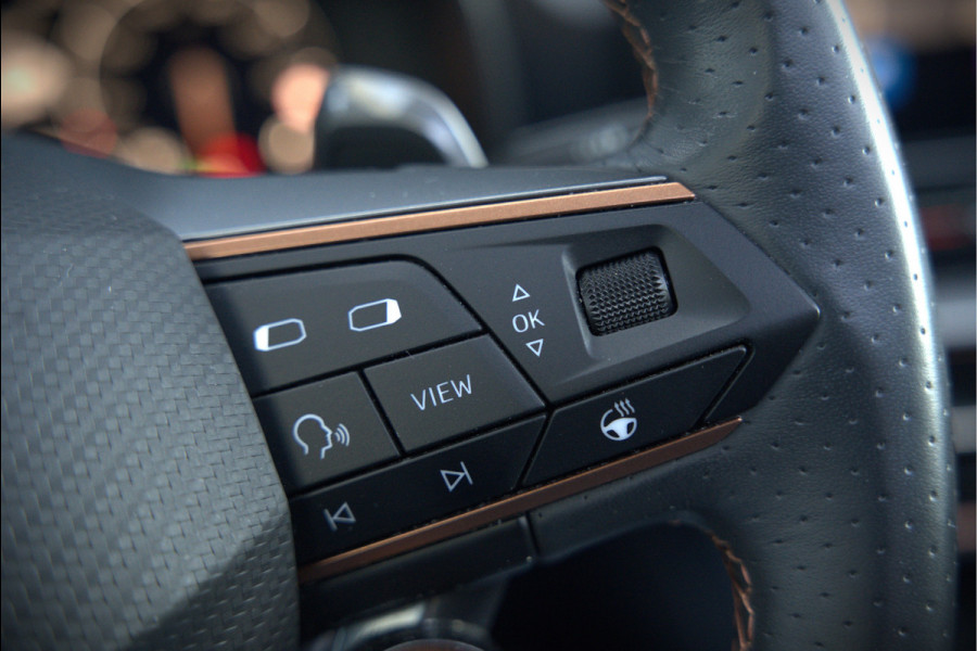 CUPRA Formentor 1.4 e-Hybrid VZ Copper Edition | Mat Grijs | Panoramadak | Memory Seat | Kuipstoelen | 360 Camera | Keyless | Stoelverwarming | Stuurverwarming | Sportstuur | Adaptive Cruise Control | Ambiance Verlichting | Dodehoekdetect