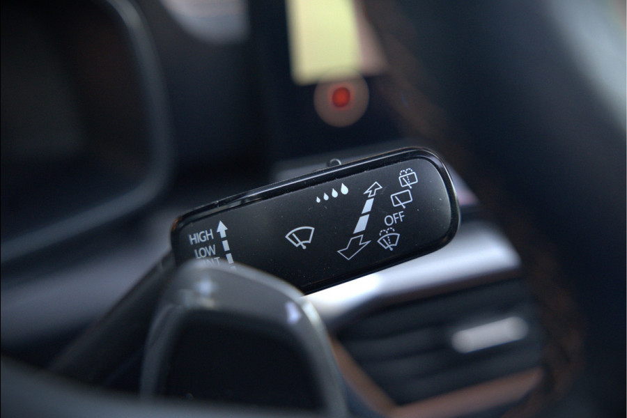 CUPRA Formentor 1.4 e-Hybrid VZ Copper Edition | Mat Grijs | Panoramadak | Memory Seat | Kuipstoelen | 360 Camera | Keyless | Stoelverwarming | Stuurverwarming | Sportstuur | Adaptive Cruise Control | Ambiance Verlichting | Dodehoekdetect