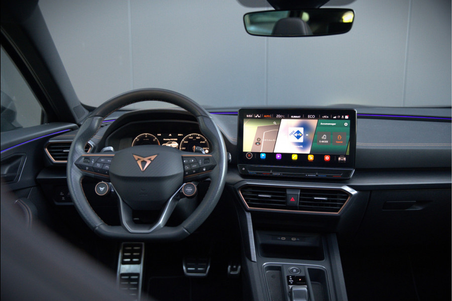 CUPRA Formentor 1.4 e-Hybrid VZ Copper Edition | Mat Grijs | Panoramadak | Memory Seat | Kuipstoelen | 360 Camera | Keyless | Stoelverwarming | Stuurverwarming | Sportstuur | Adaptive Cruise Control | Ambiance Verlichting | Dodehoekdetect